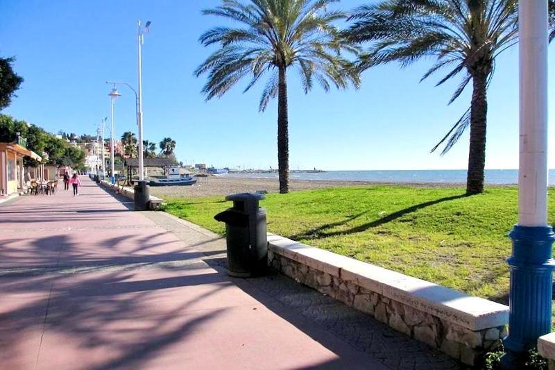Apartamento Maui Beach En El Palo Malaga Exterior photo